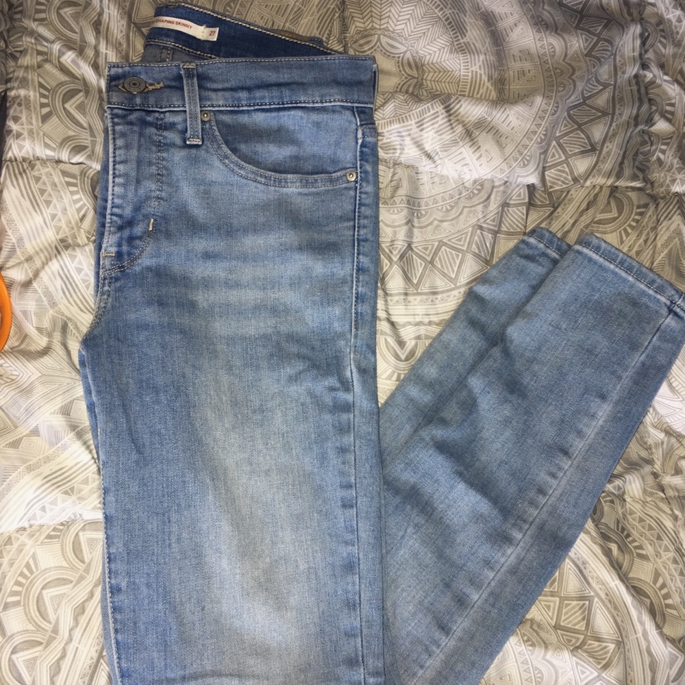Levi’s Skinny Jeans (311 Shaping Skinny)